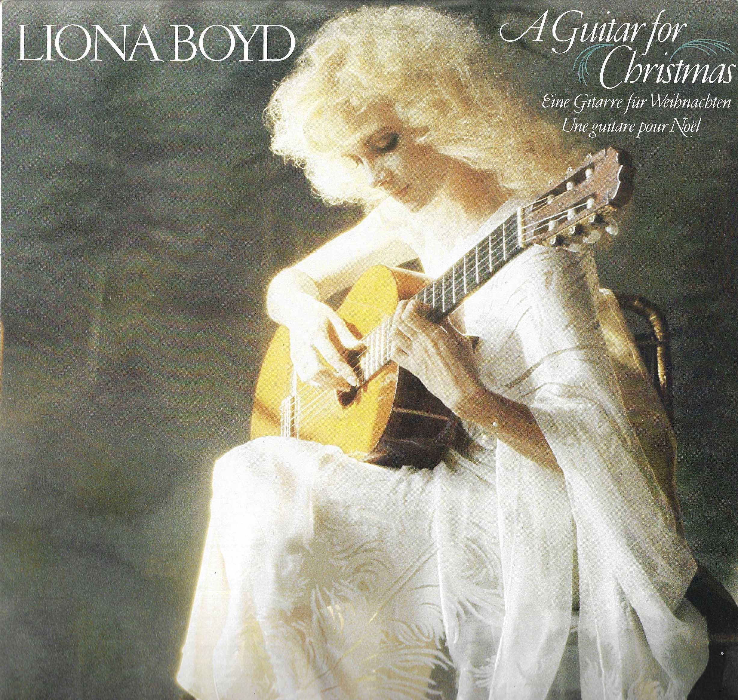 A Guitar For Christmas (Une Guitare Pour Noël / Eine Gitarre Für Weihnachten)